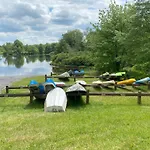 Cozy Pocono Home- Lake, Hot Tub, Waterpark, Hiking