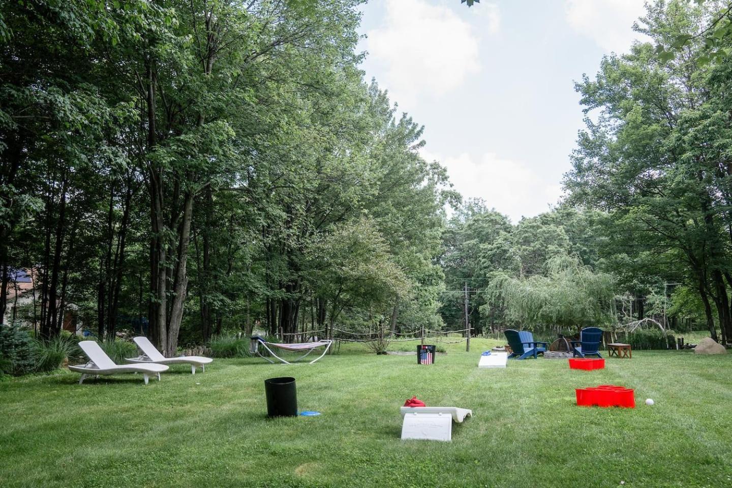Cozy Pocono Home- Lake, Hot Tub, Waterpark, Hiking Holiday home Long Pond