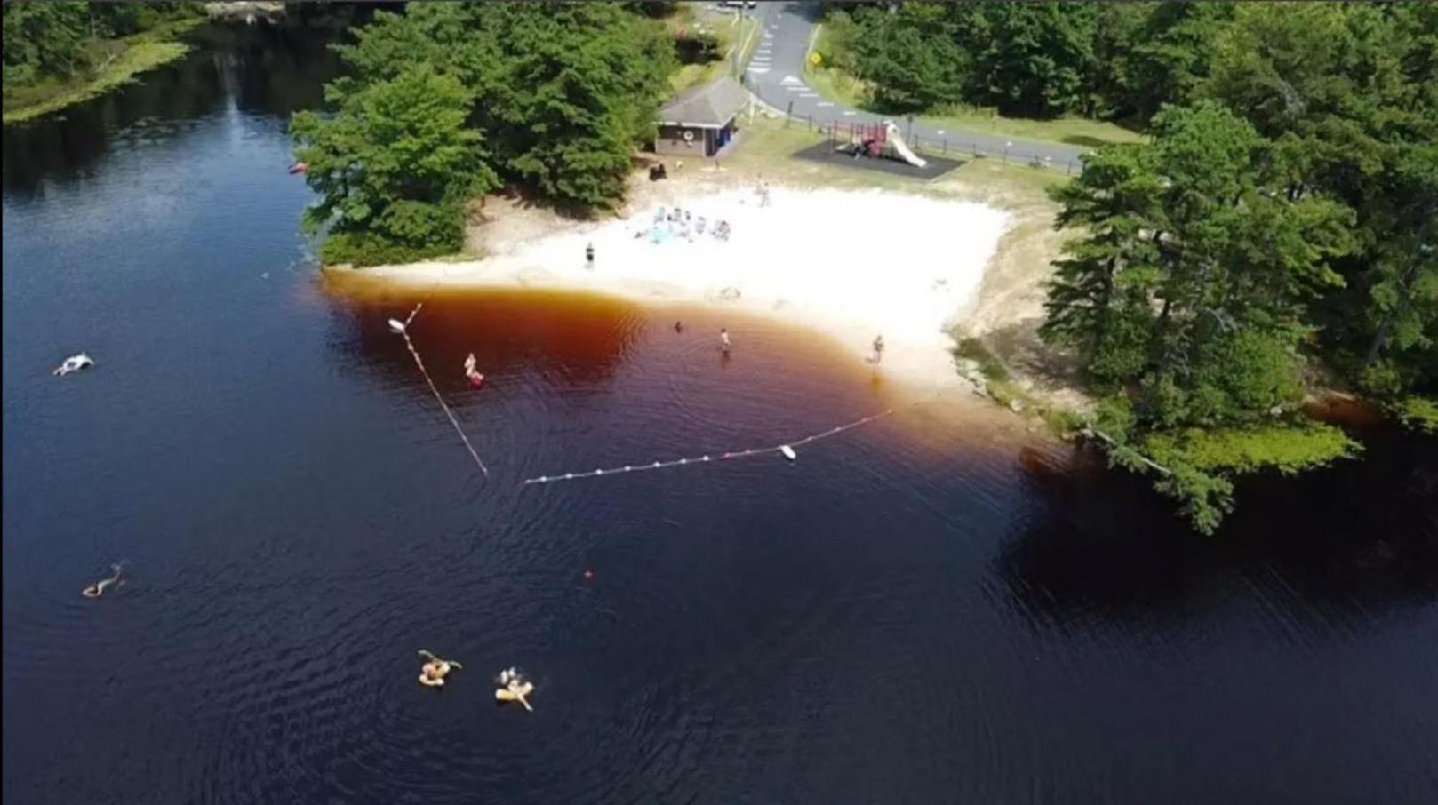 Holiday home Cozy Pocono Home- Lake, Hot Tub, Waterpark, Hiking Long Pond