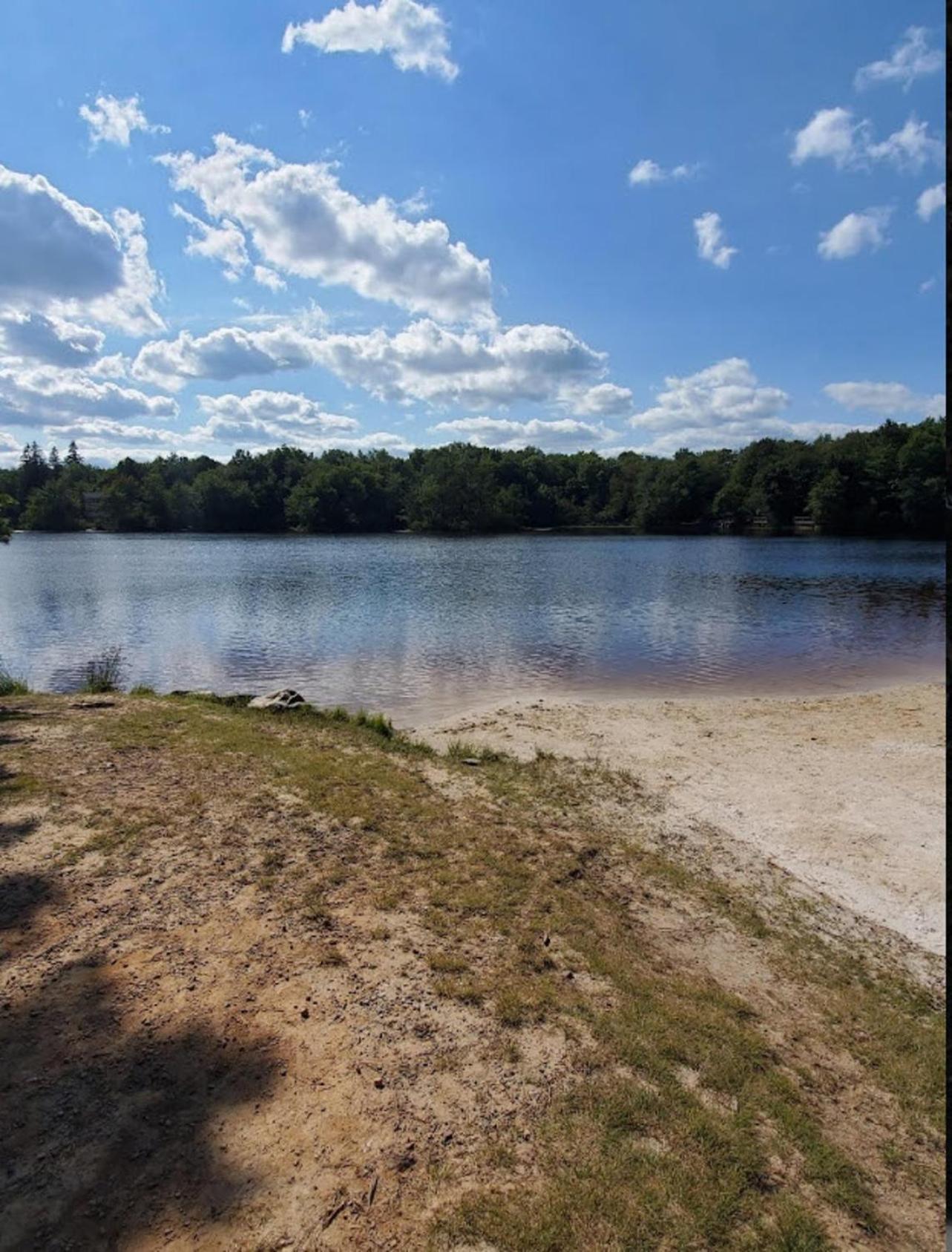 Holiday home Cozy Pocono Home- Lake, Hot Tub, Waterpark, Hiking *
