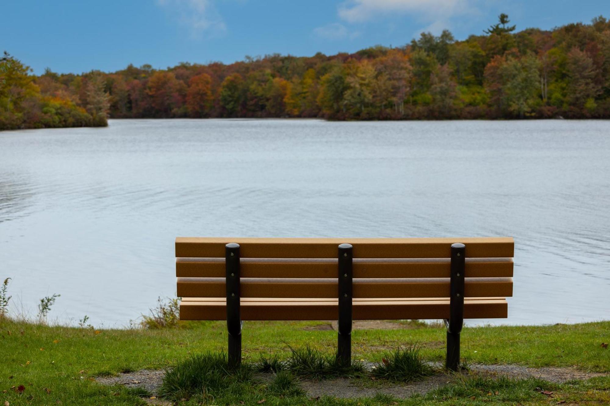Holiday home Cozy Pocono Home- Lake, Hot Tub, Waterpark, Hiking Long Pond